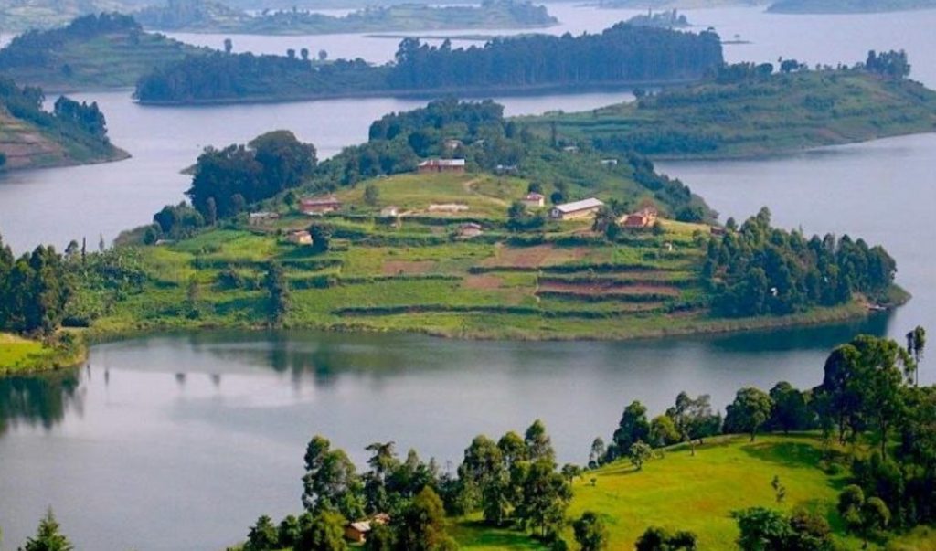 lake bunyonyi
